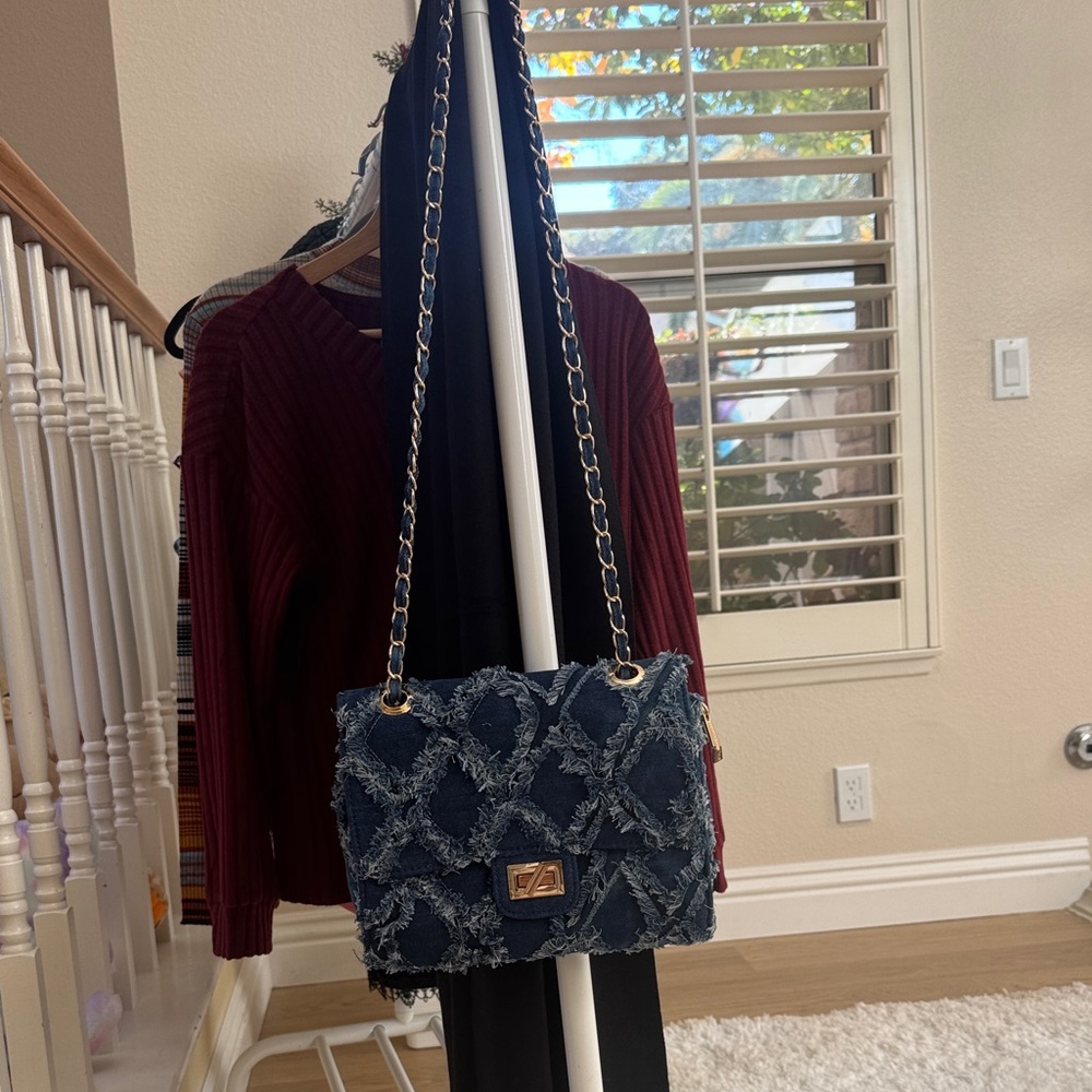 Elegant Denim Chain Shoulder Bag - Picture 7 of 8
